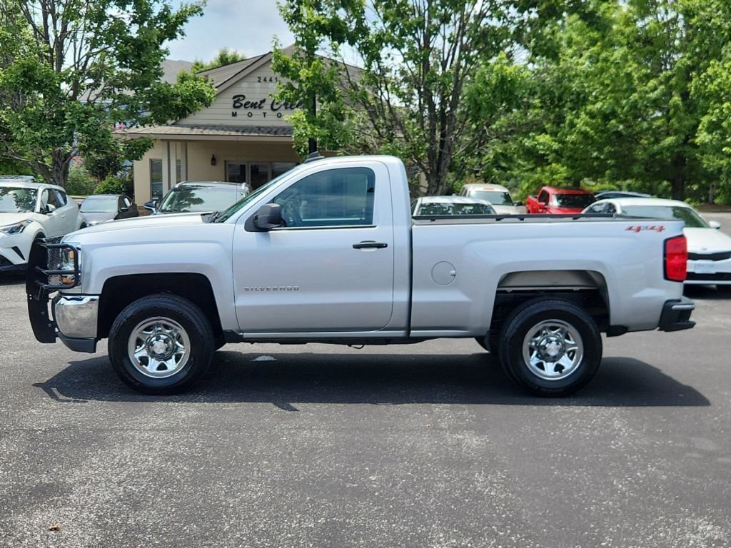 2018-Chevrolet-Silverado_1500_237179-10