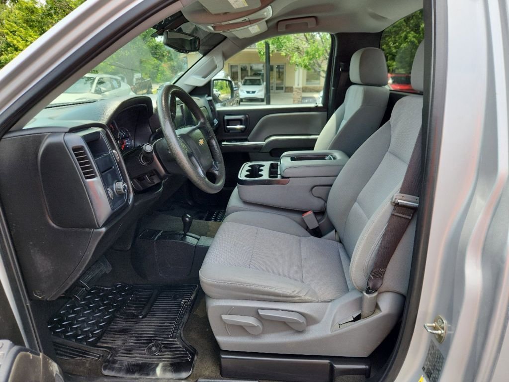 2018-Chevrolet-Silverado_1500_237179-13