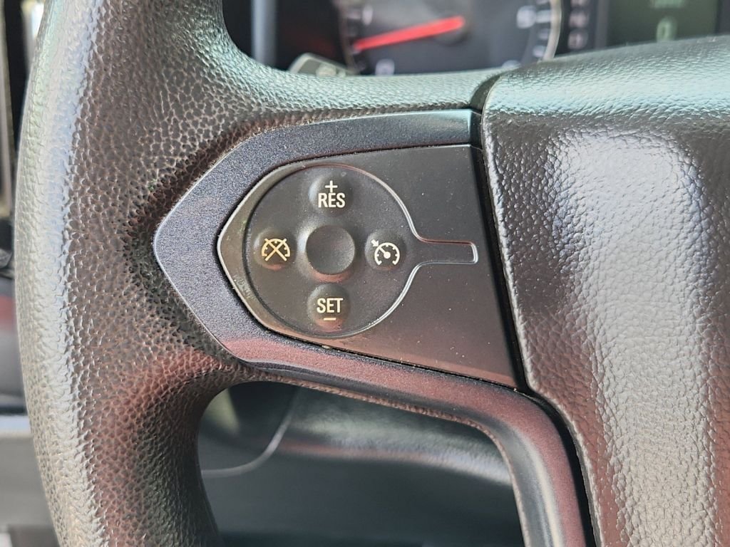 2018-Chevrolet-Silverado_1500_237179-17