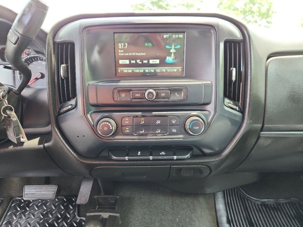 2018-Chevrolet-Silverado_1500_237179-19