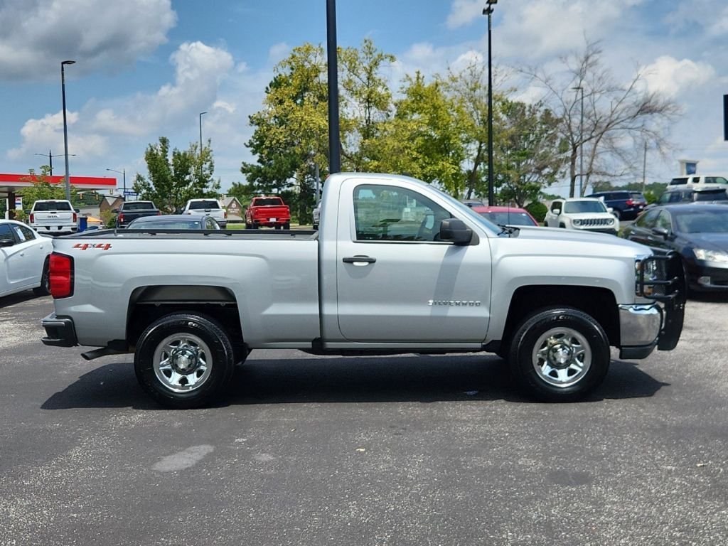 2018-Chevrolet-Silverado_1500_237179-5